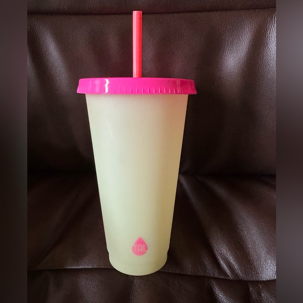 Dunkin’ Drunkin’ Grownups plastic 24 oz fun cup with straw.  Never used. - Picture 3 of 3